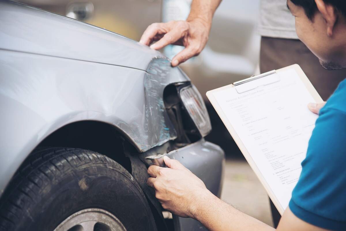 7 Tanda Mobil Bekas Pernah Tabrakan: Waspadai Sebelum Beli!